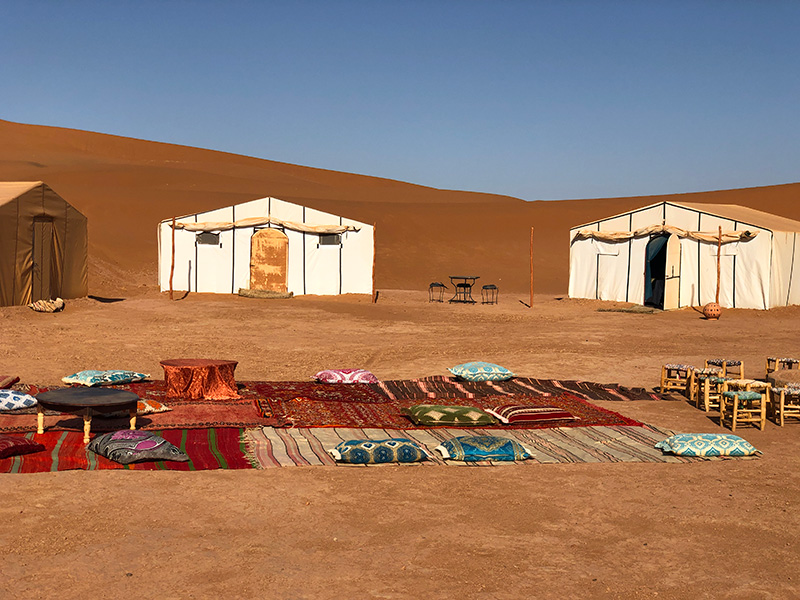 Bivouac dans le Désert Erg Chegaga Maroc